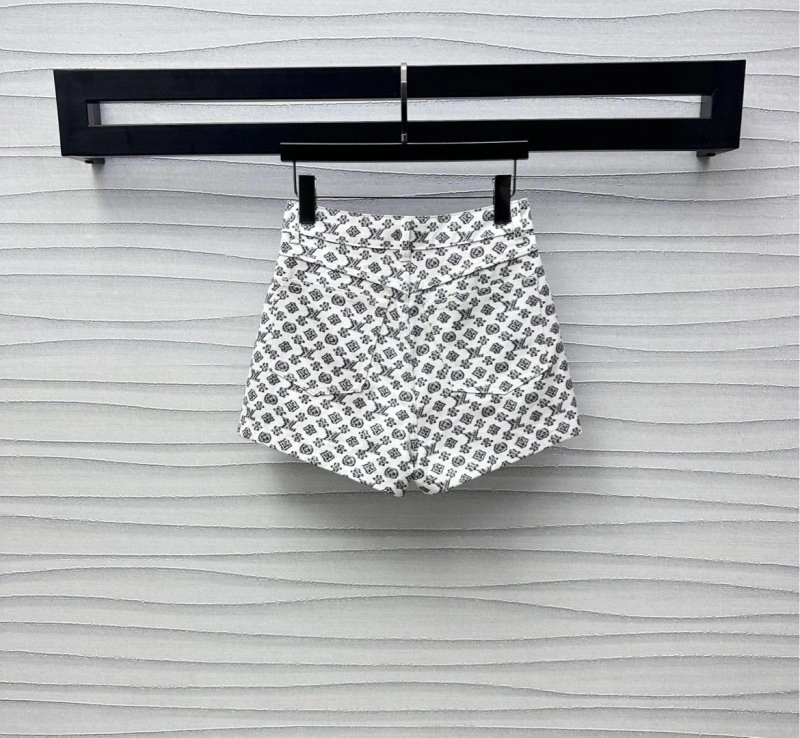 ComfortFit Louis Vuitton Short Pants 130643
