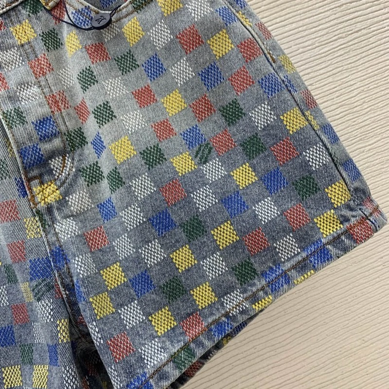 Breathable Louis Vuitton Short Pants 130639