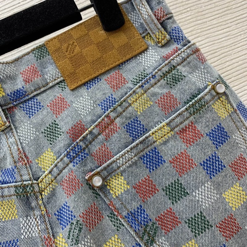 Breathable Louis Vuitton Short Pants 130639