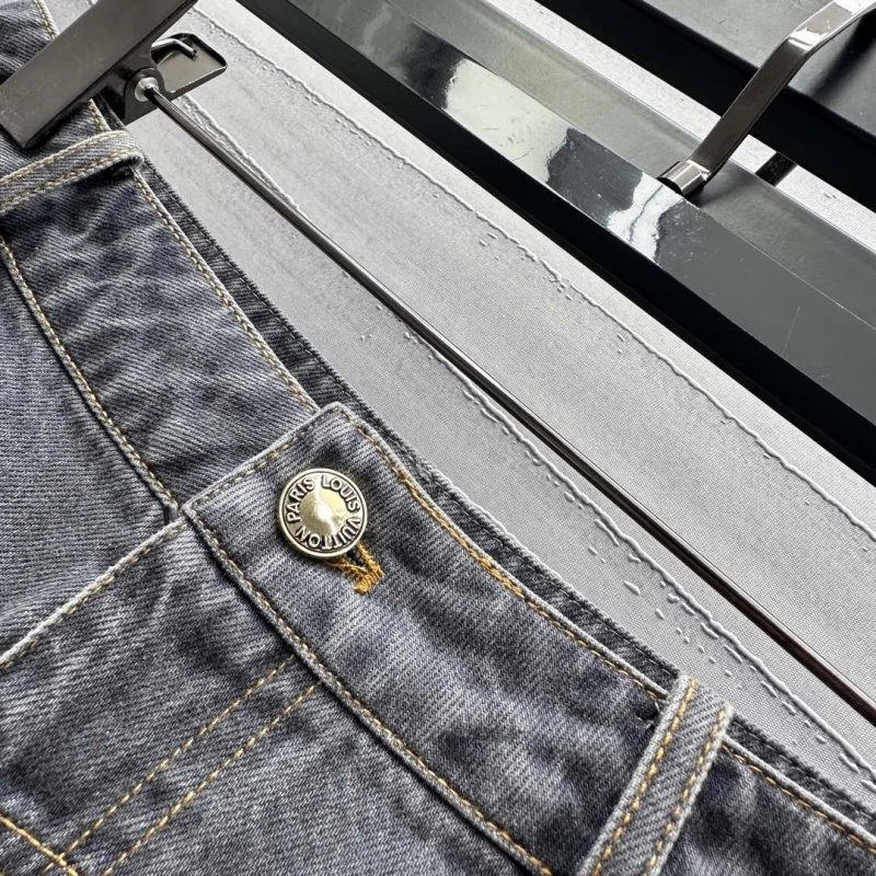 AllSeason Louis Vuitton Short Pants 130634