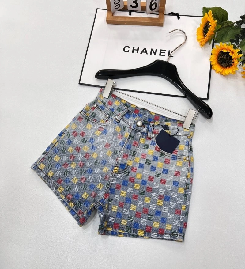 Bright Louis Vuitton Short Pants 130627
