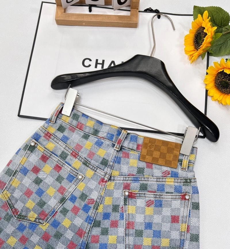 Bright Louis Vuitton Short Pants 130627