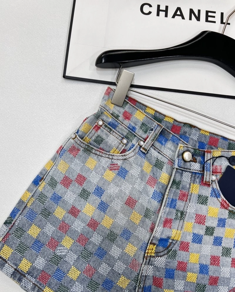 Bright Louis Vuitton Short Pants 130627