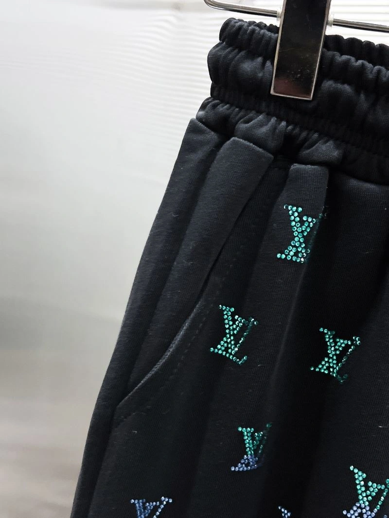 EyeCatching Louis Vuitton Short Pants 134834