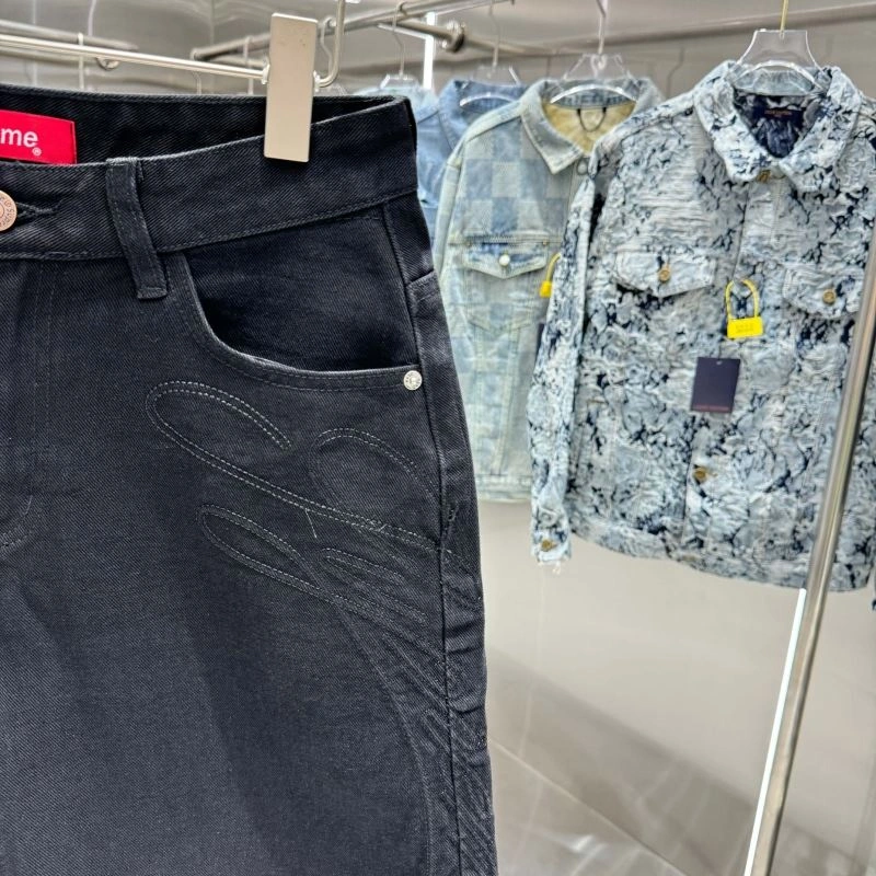 Unisex Louis Vuitton Short Pants 134830