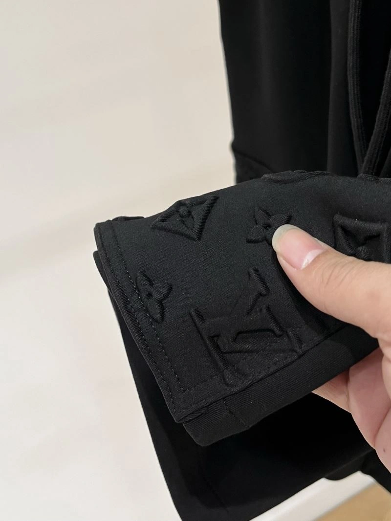 Flexible Louis Vuitton Short Pants 134800