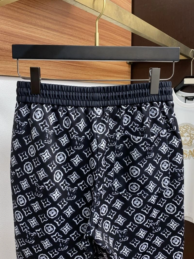 Seasonal Louis Vuitton Short Pants 133731