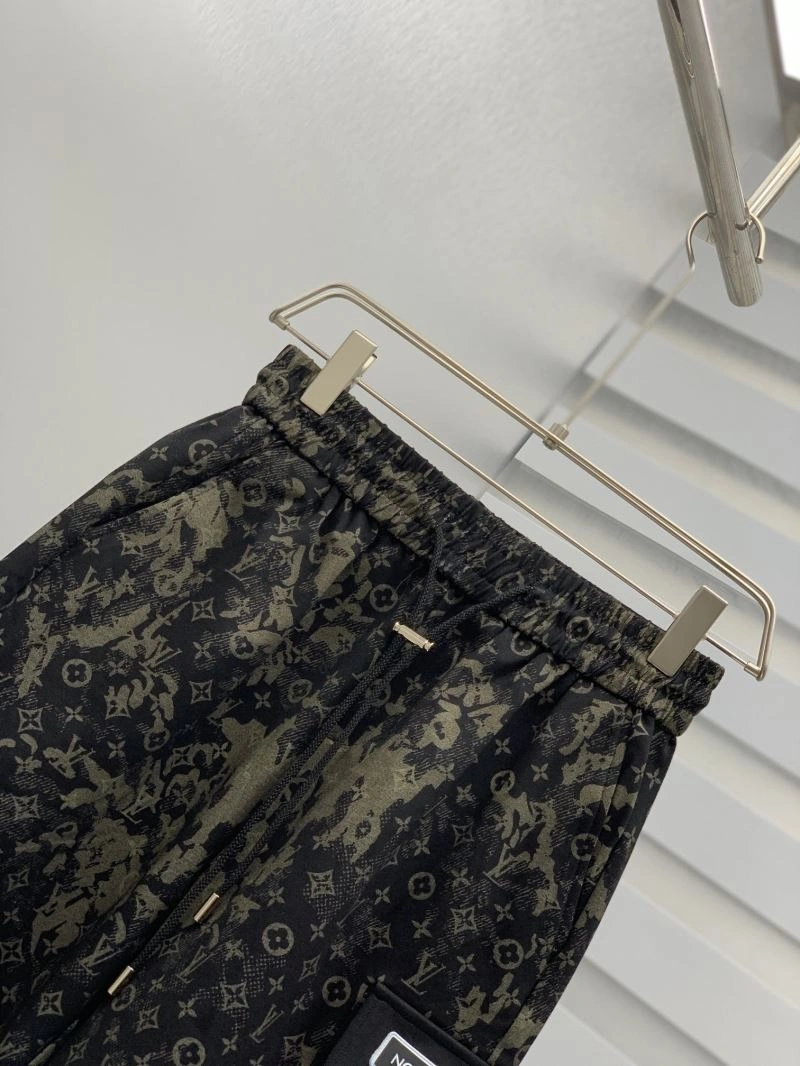 Neat Louis Vuitton Short Pants 133717