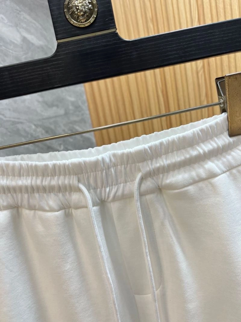 Louis Vuitton Short Pants Sporty 133702
