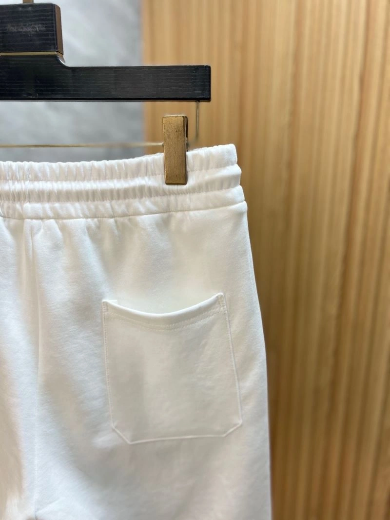 Louis Vuitton Short Pants Sporty 133702