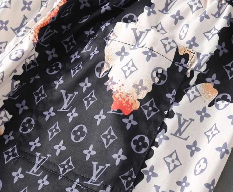 Contemporary Louis Vuitton Short Pants 133709