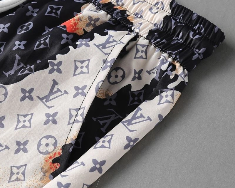 Contemporary Louis Vuitton Short Pants 133709