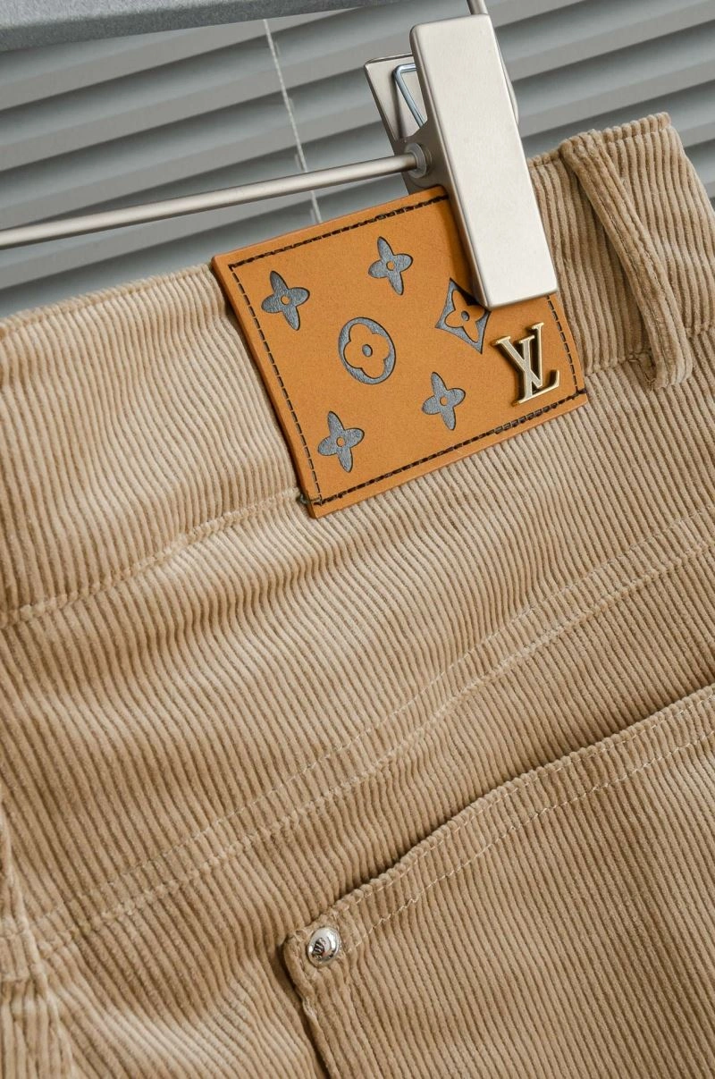 Breathable Louis Vuitton Short Pants 133706