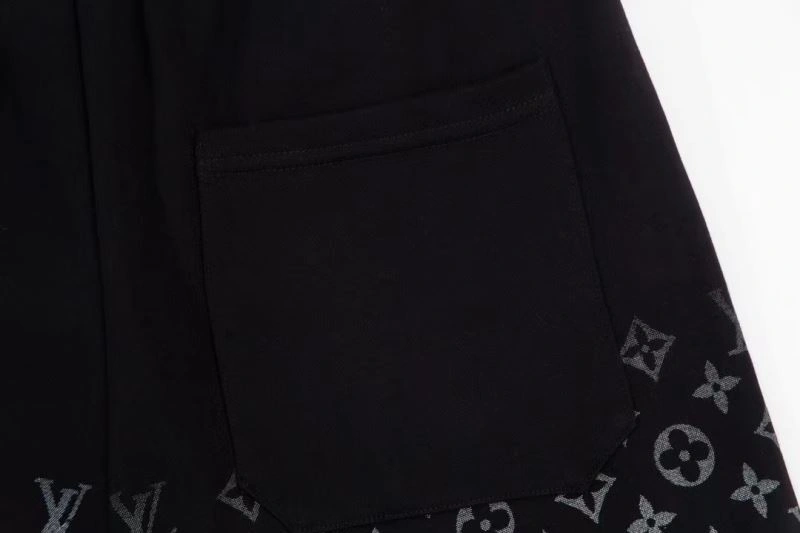 Resilient Louis Vuitton Short Pants 133684