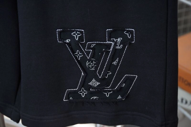 Seasonal Louis Vuitton Short Pants 133682