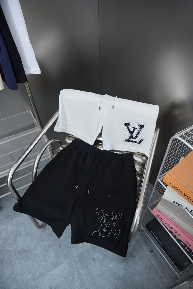 Seasonal Louis Vuitton Short Pants 133682