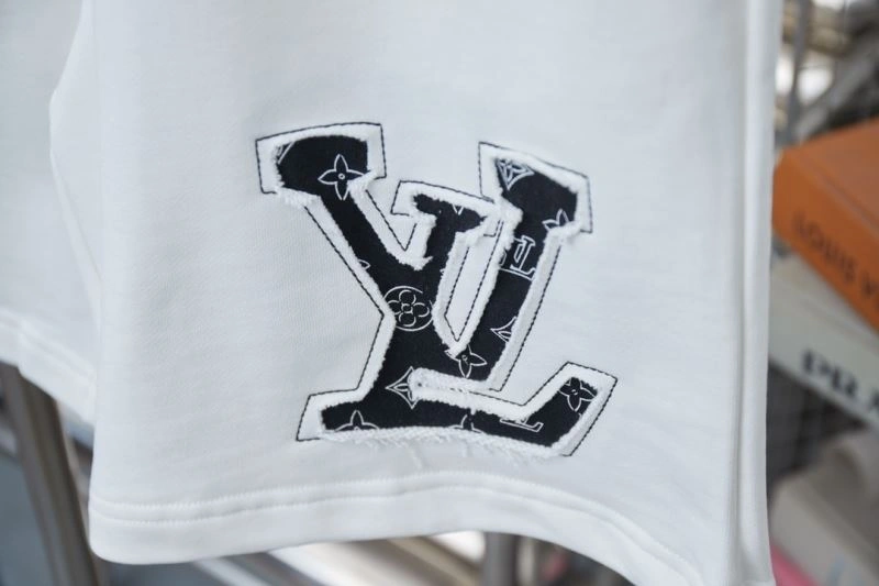 TechFriendly Louis Vuitton Short Pants 133696