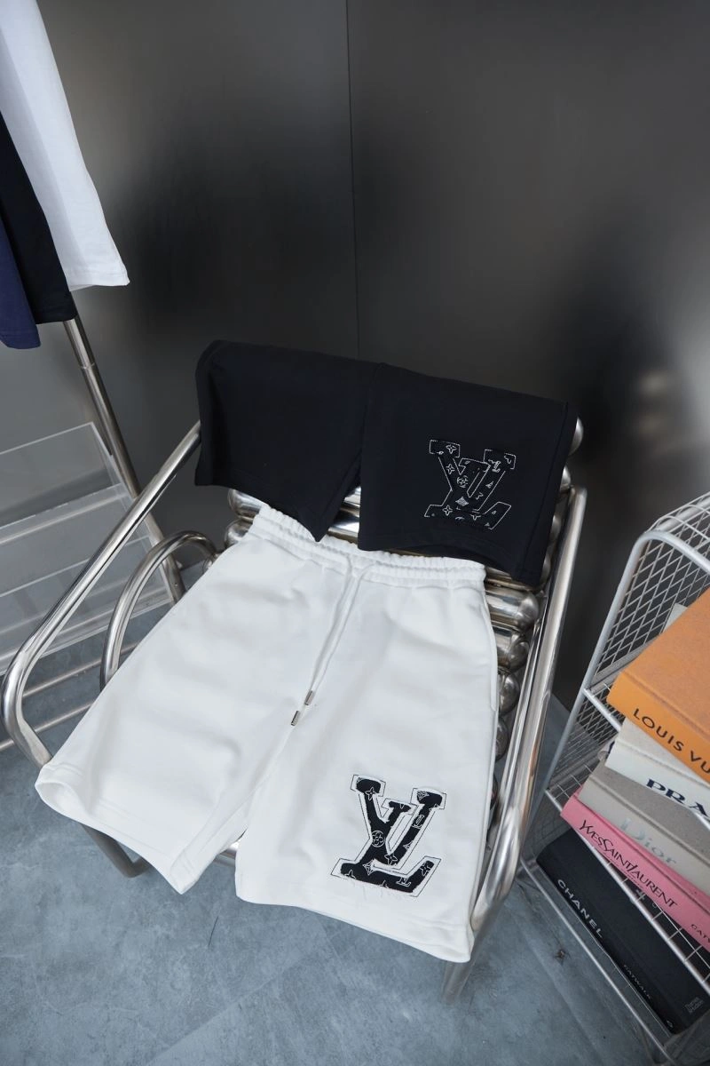 TechFriendly Louis Vuitton Short Pants 133696
