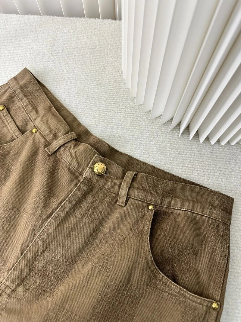 Contemporary Louis Vuitton Short Pants 132816