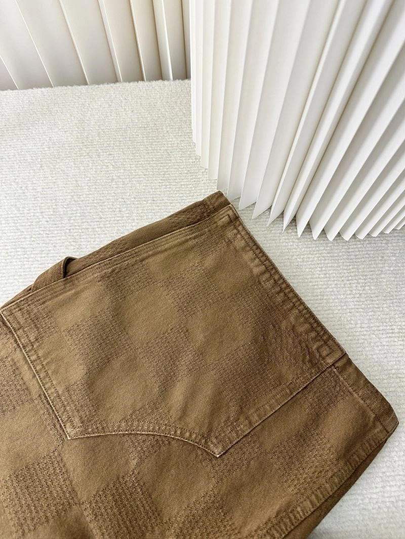 Contemporary Louis Vuitton Short Pants 132816