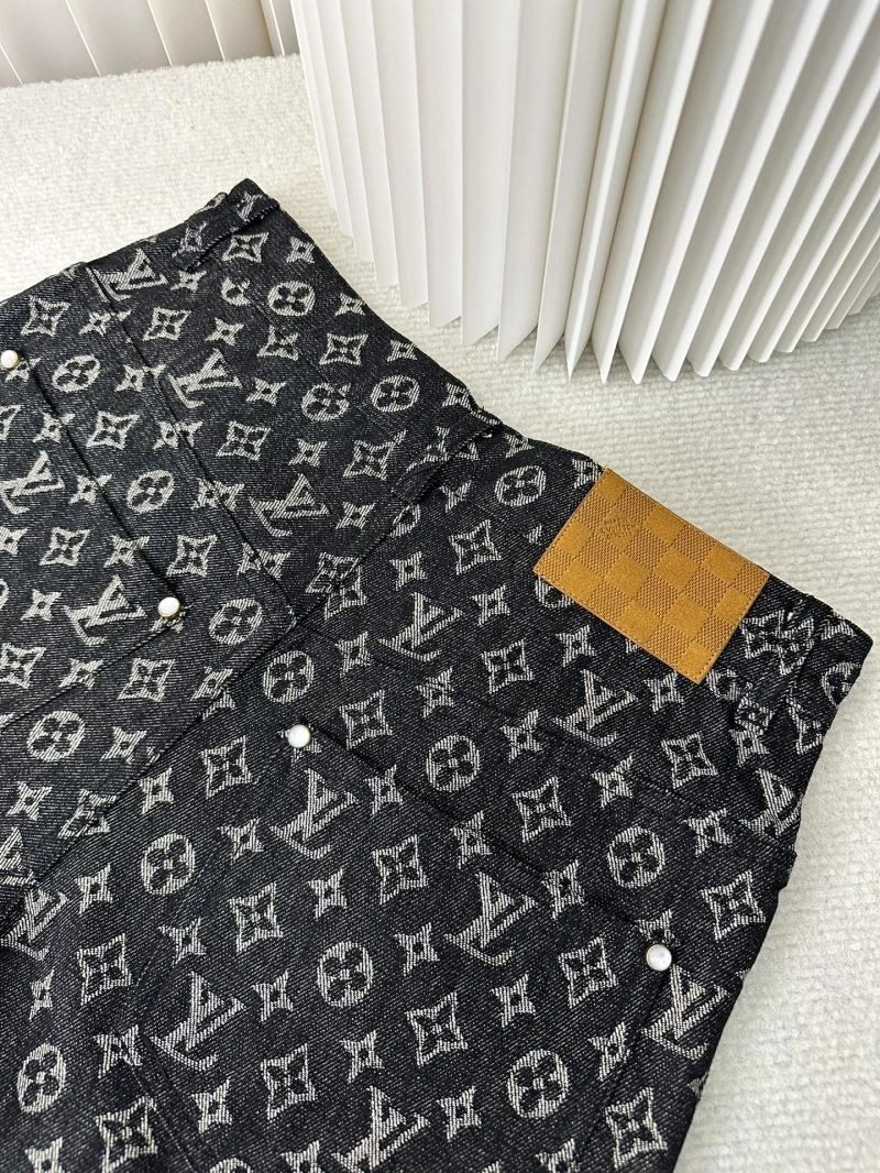 Sporty Louis Vuitton Short Pants 132757