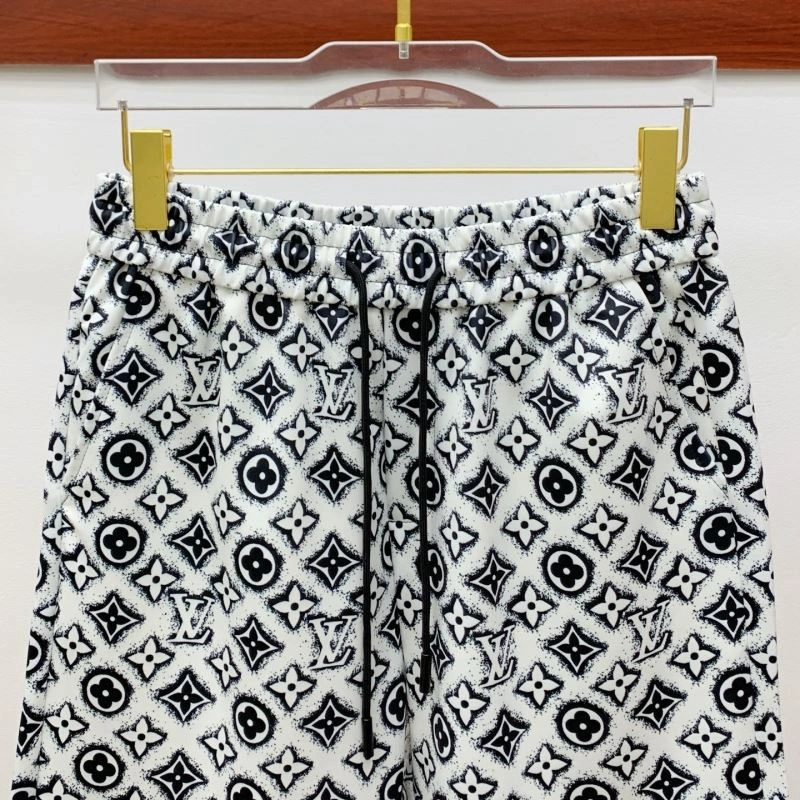 Elegant Louis Vuitton Short Pants 132706