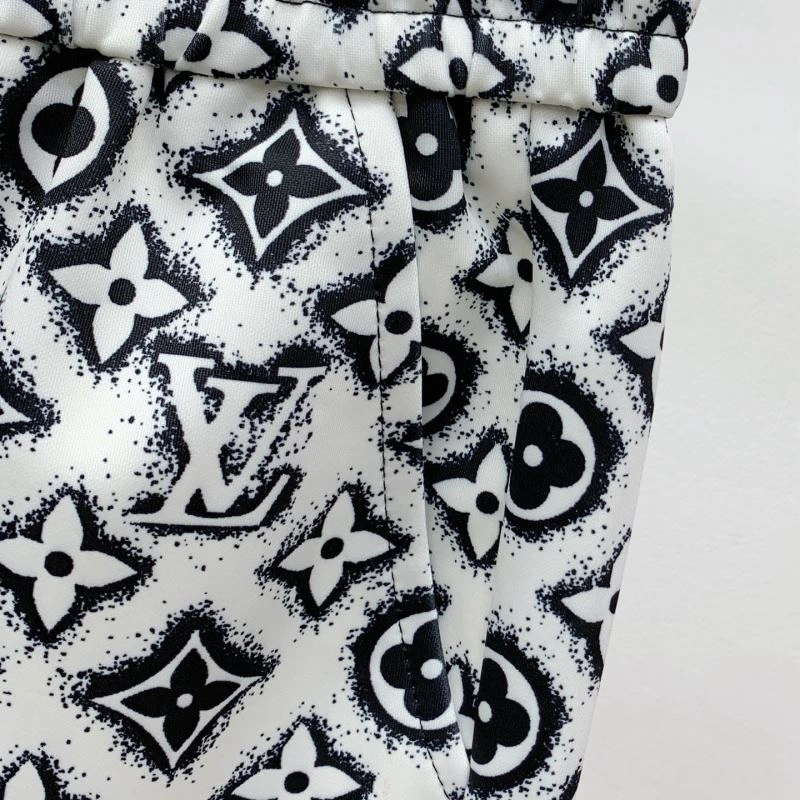 Elegant Louis Vuitton Short Pants 132706