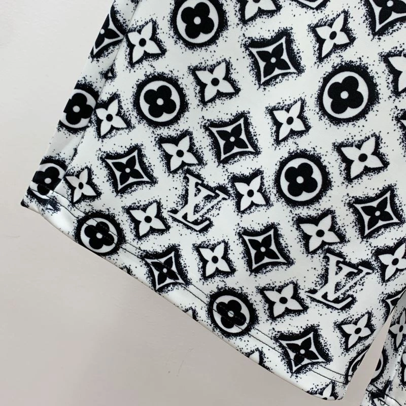 Elegant Louis Vuitton Short Pants 132706