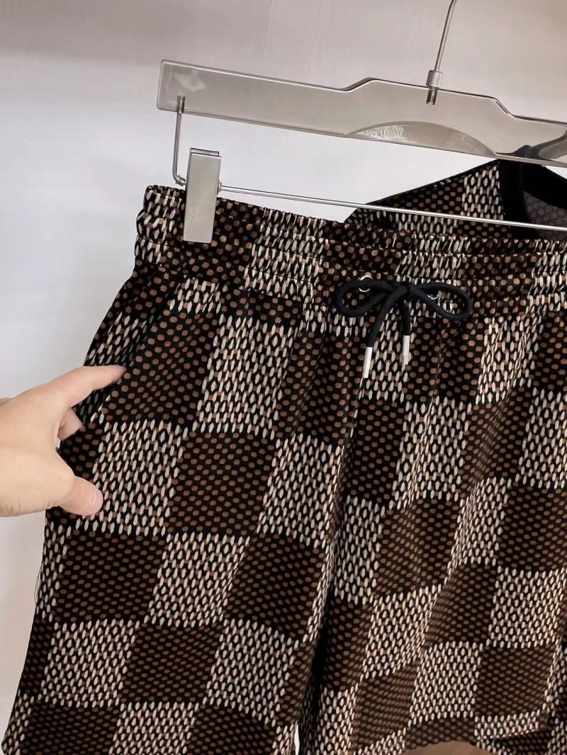 Bright Louis Vuitton Short Suits 132036