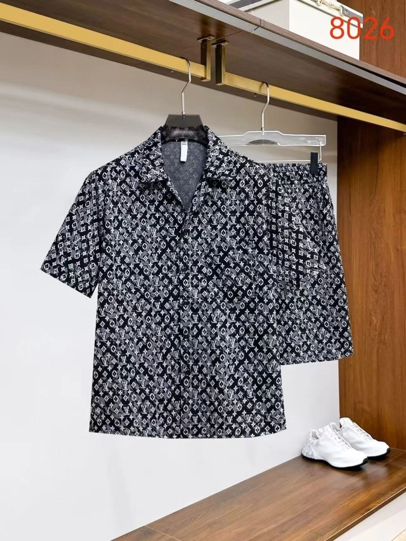Louis Vuitton Short Suits Fashionable 132037