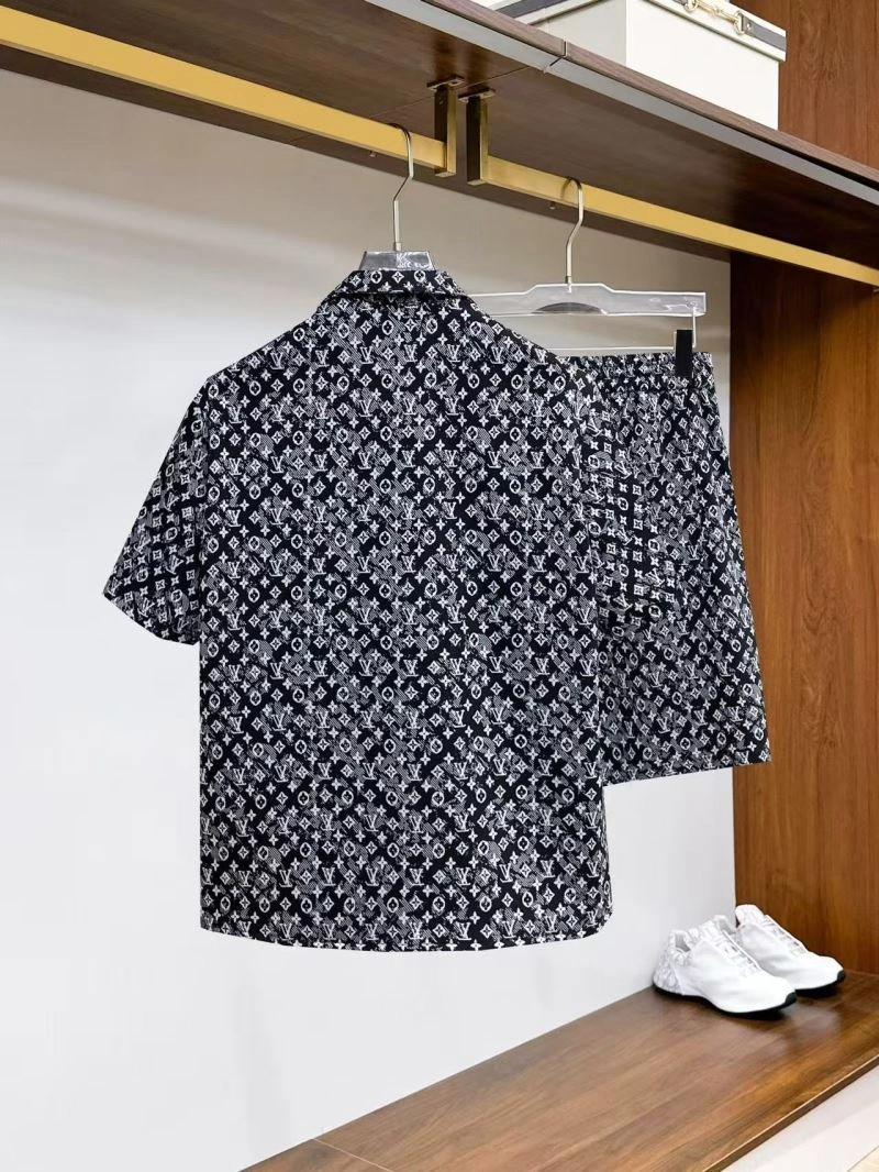 Louis Vuitton Short Suits Fashionable 132037
