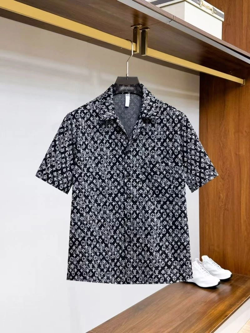 Louis Vuitton Short Suits Fashionable 132037