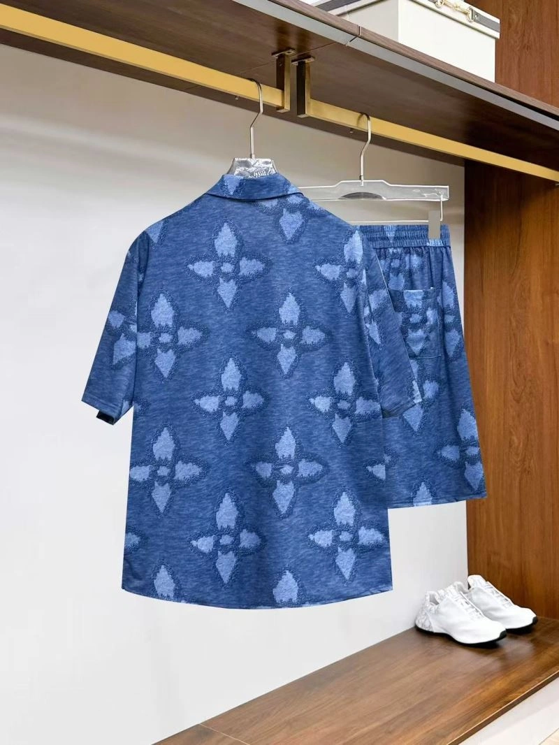 Louis Vuitton Short Suits Comfortable 132035