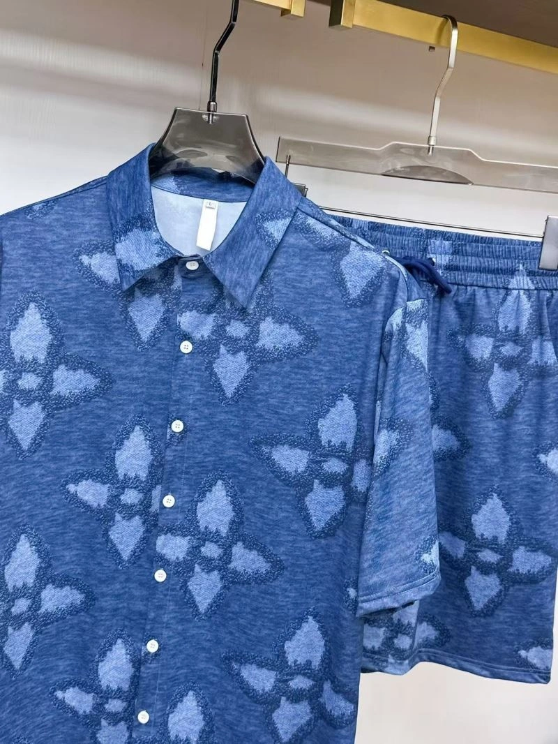 Louis Vuitton Short Suits Comfortable 132035