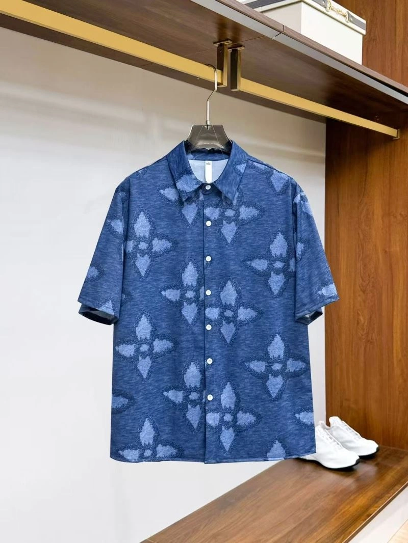 Louis Vuitton Short Suits Comfortable 132035