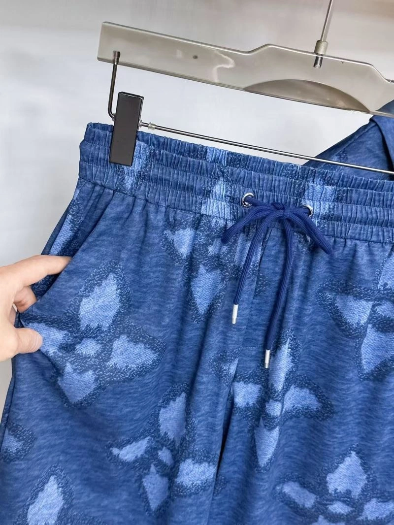 Louis Vuitton Short Suits Comfortable 132035