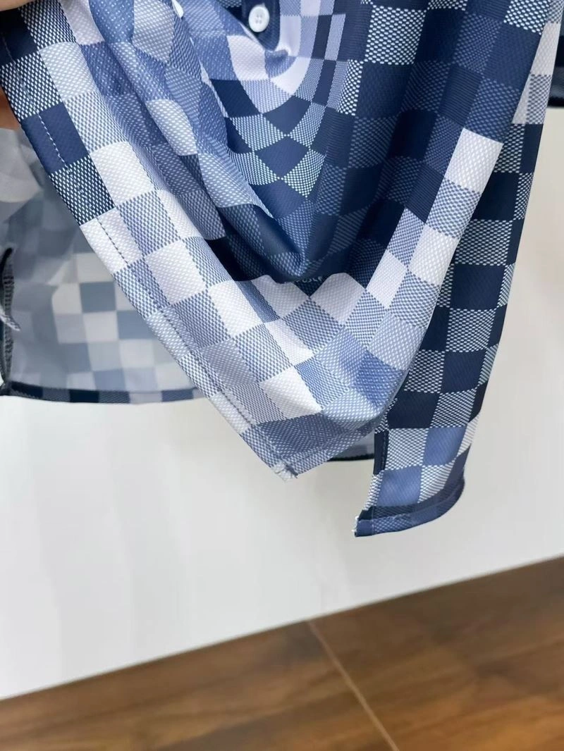 Louis Vuitton Short Suits Breathable 132030
