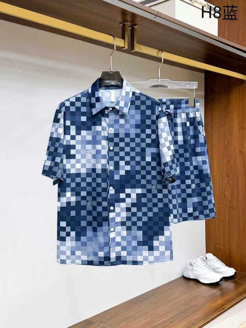 Louis Vuitton Short Suits Breathable 132030