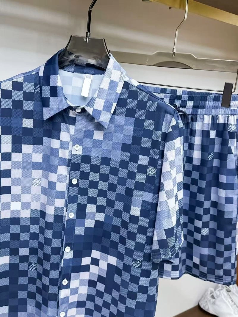 Louis Vuitton Short Suits Breathable 132030