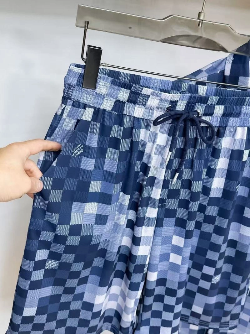 Louis Vuitton Short Suits Breathable 132030