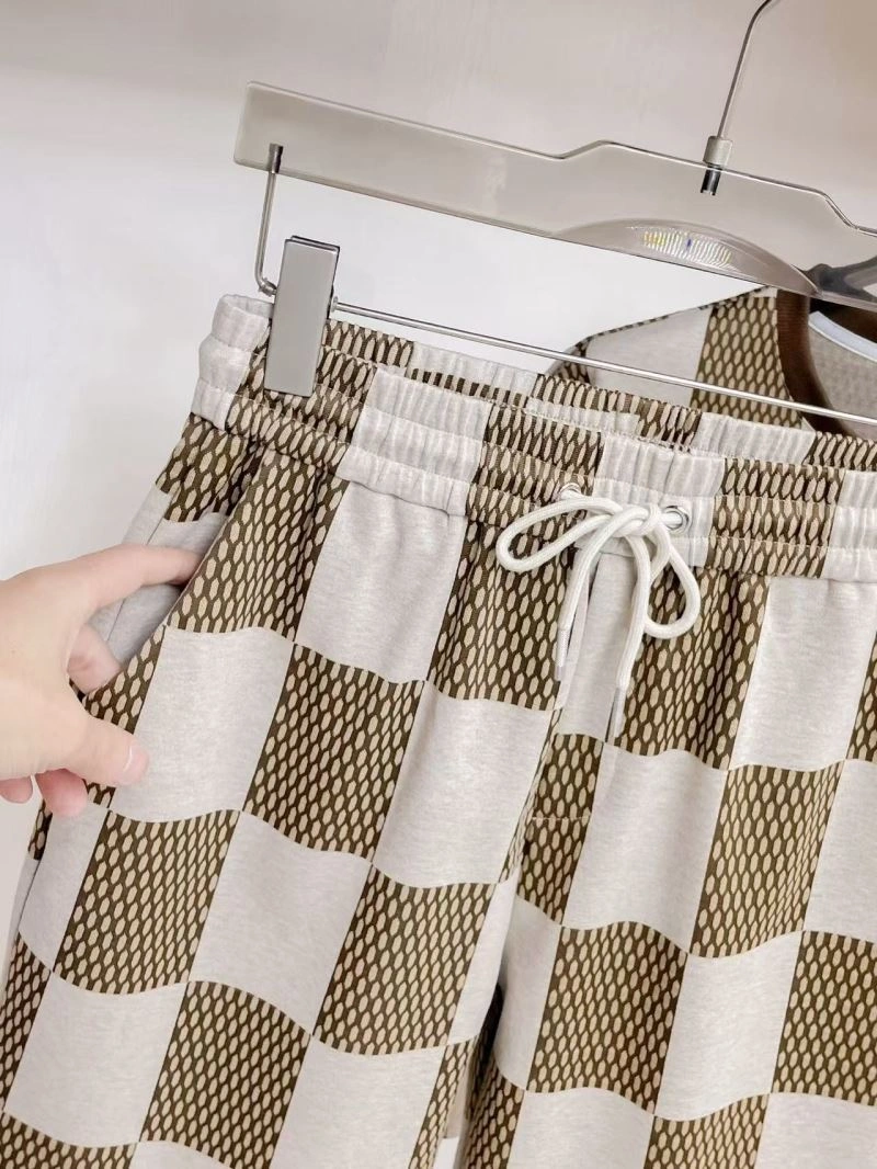 Versatile Louis Vuitton Short Suits 132031