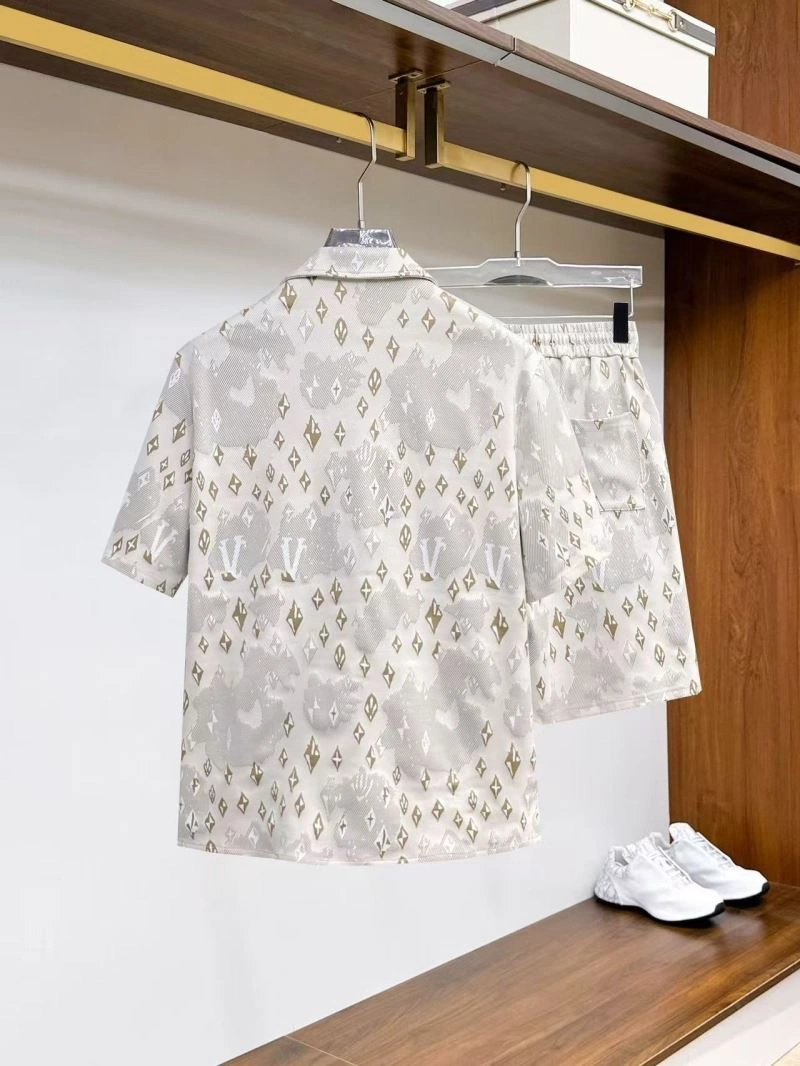 MoistureWicking Louis Vuitton Short Suits 132022