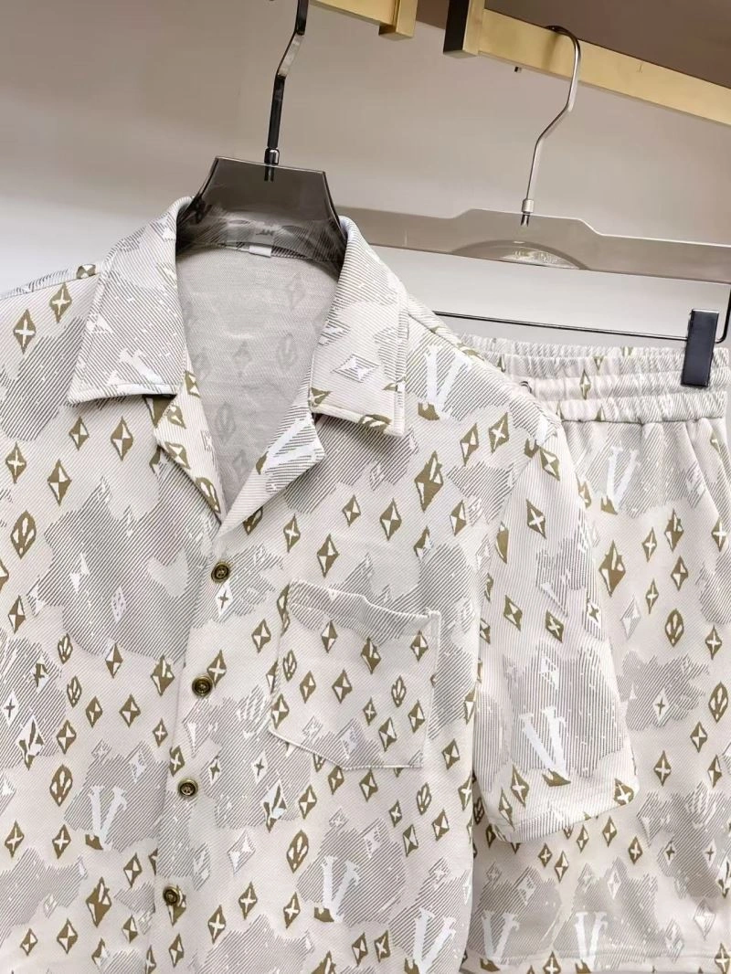 MoistureWicking Louis Vuitton Short Suits 132022