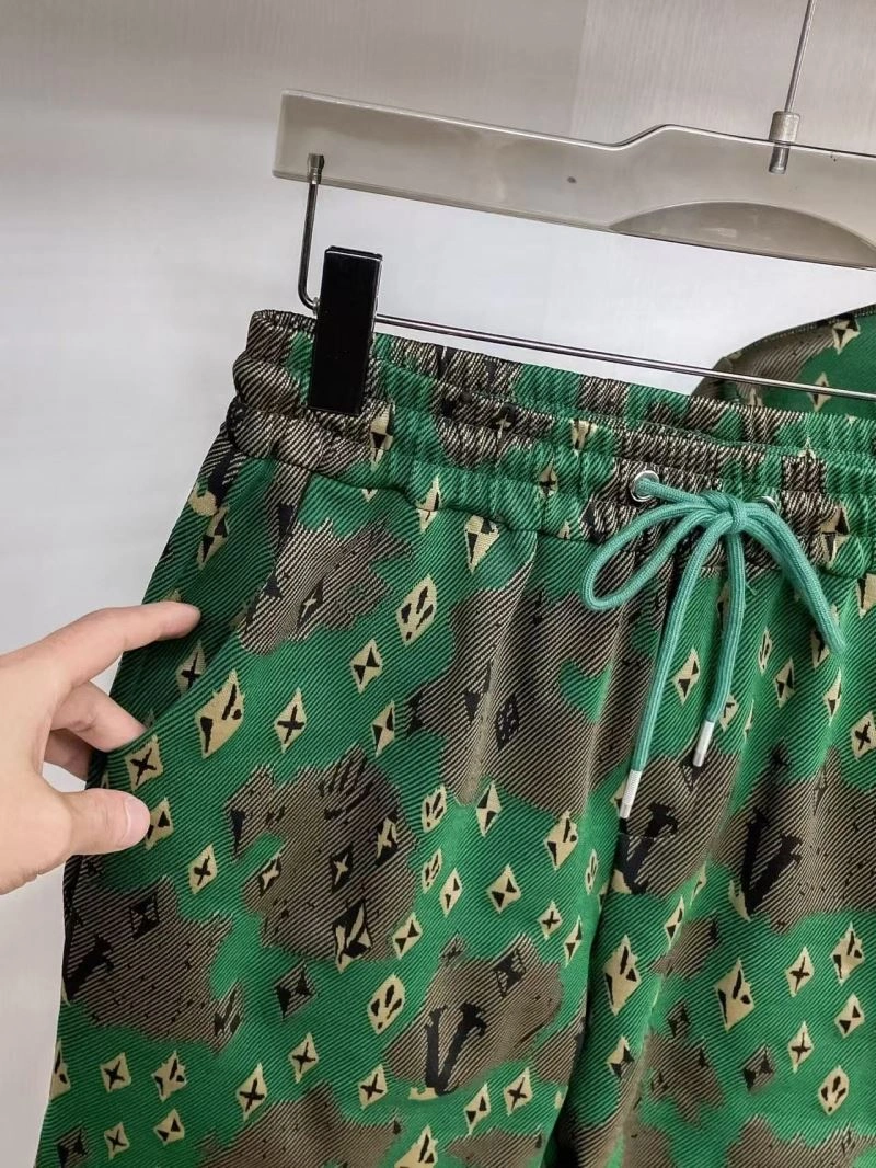 Bold Louis Vuitton Short Suits 132032