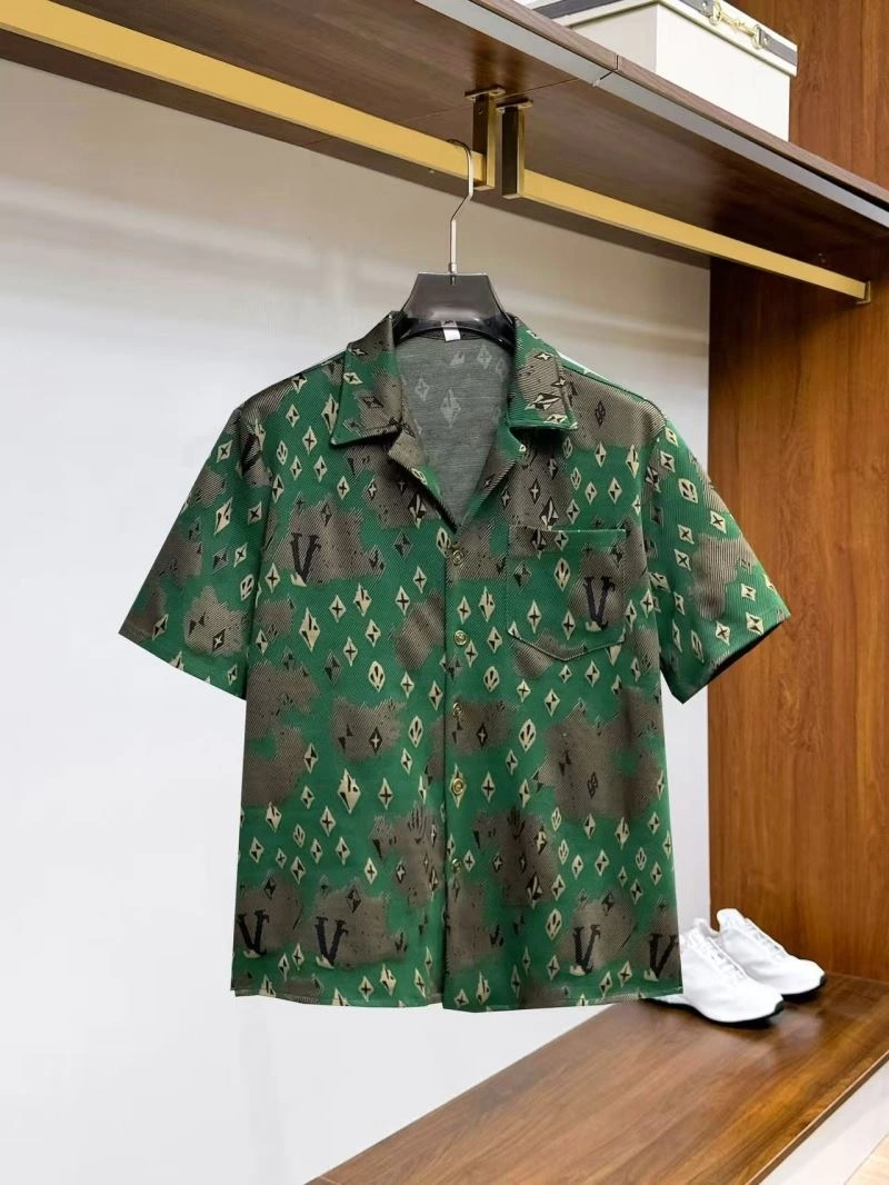 Bold Louis Vuitton Short Suits 132032