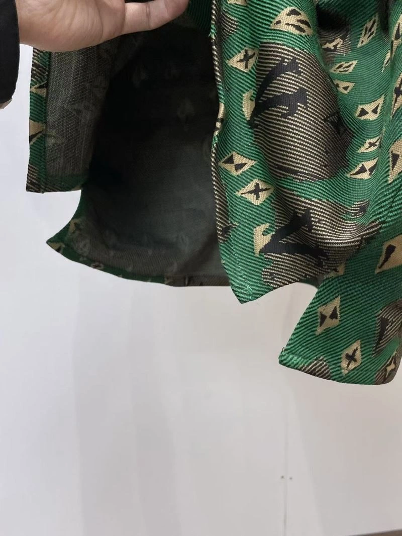Bold Louis Vuitton Short Suits 132032