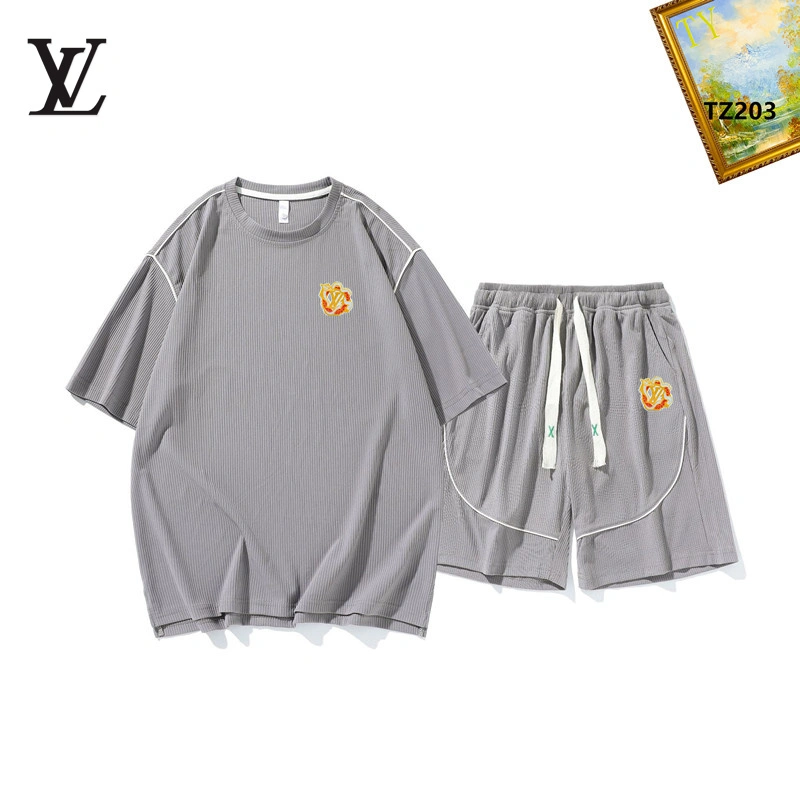 Fashionable Louis Vuitton Short Suits 132012