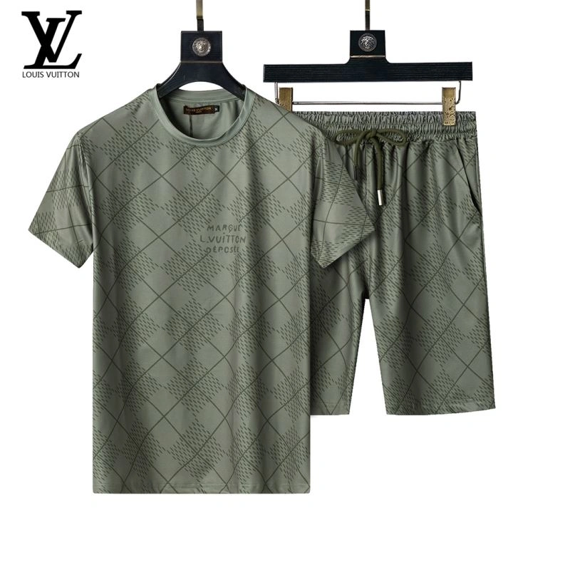 Louis Vuitton Short Suits Youthful 138513
