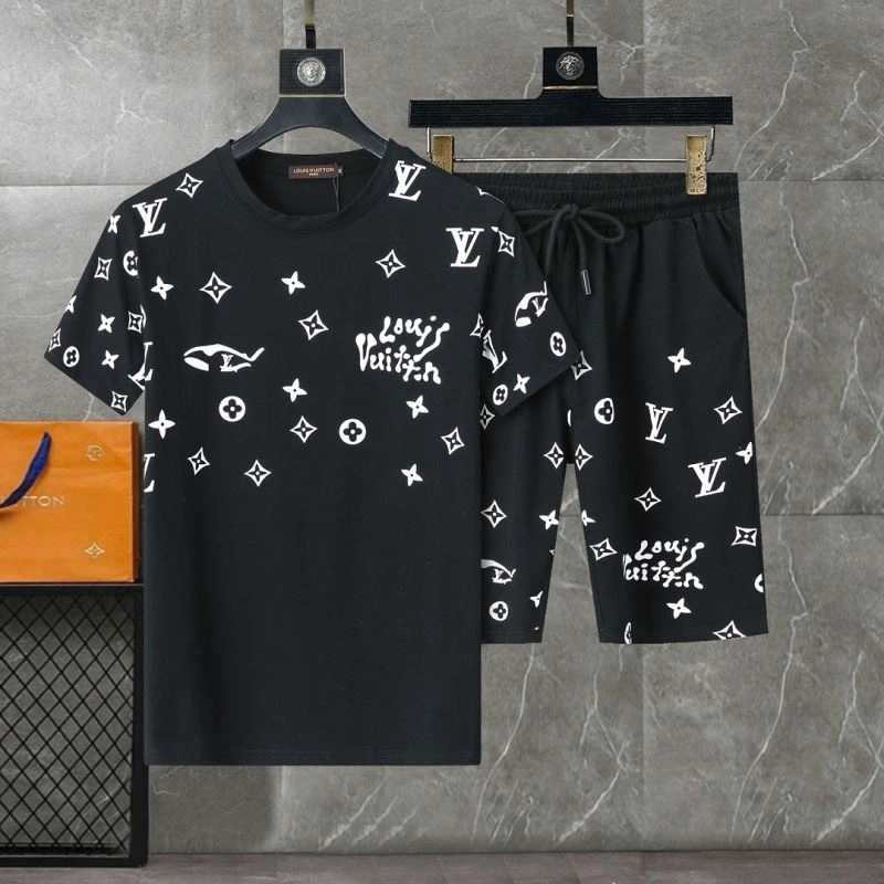 Snug Louis Vuitton Short Suits 138531