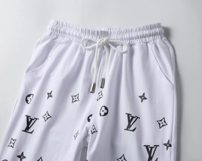 Snug Louis Vuitton Short Suits 138531